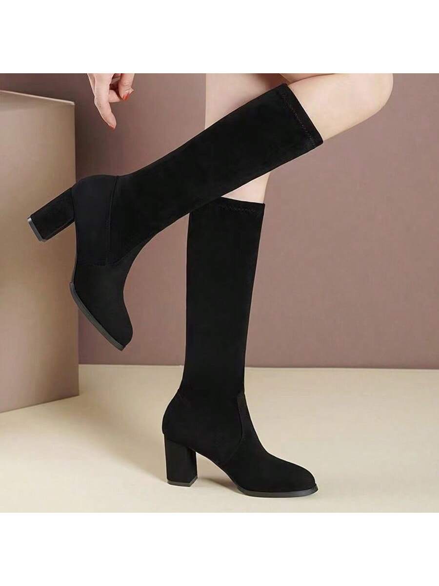 حذاء نسائي أسود كلاسيكي فوق الركبة ذات كعب عالي ونعل مرن، بمقاس كبير مناسب للنساء القصيرات