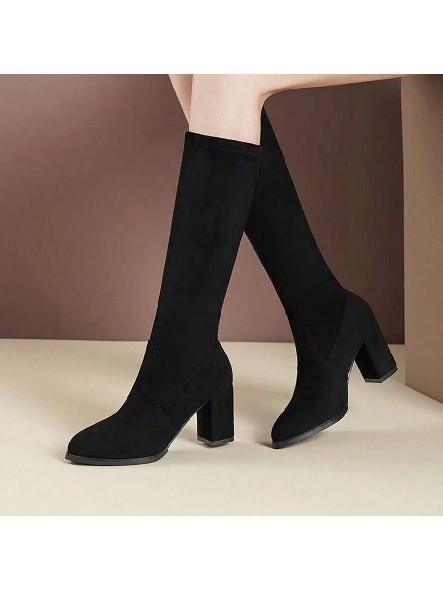 حذاء نسائي أسود كلاسيكي فوق الركبة ذات كعب عالي ونعل مرن، بمقاس كبير مناسب للنساء القصيرات
