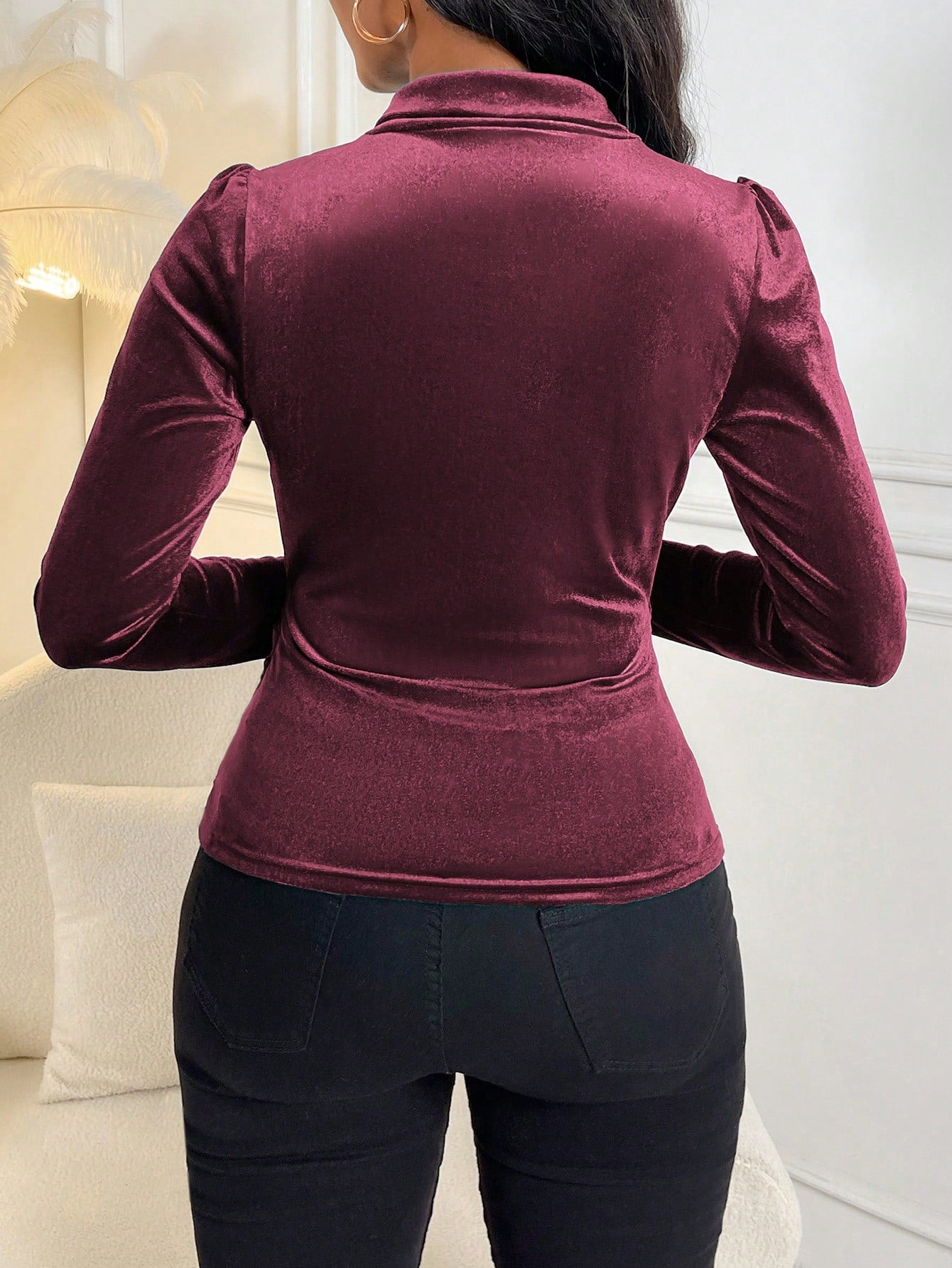 تي شيرت نسائي طويل الأكمام ملون بلون صلب و تصميم يعبر بشكل متقاطع