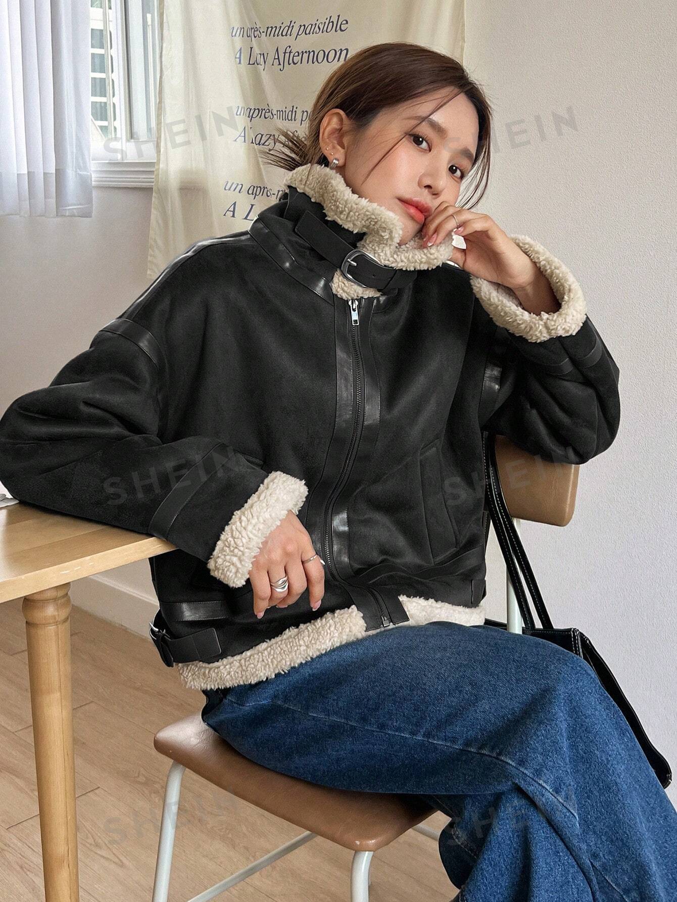 جاكيت جلدي بو للكتف المنخفض مبطّن بداخله بالفرو