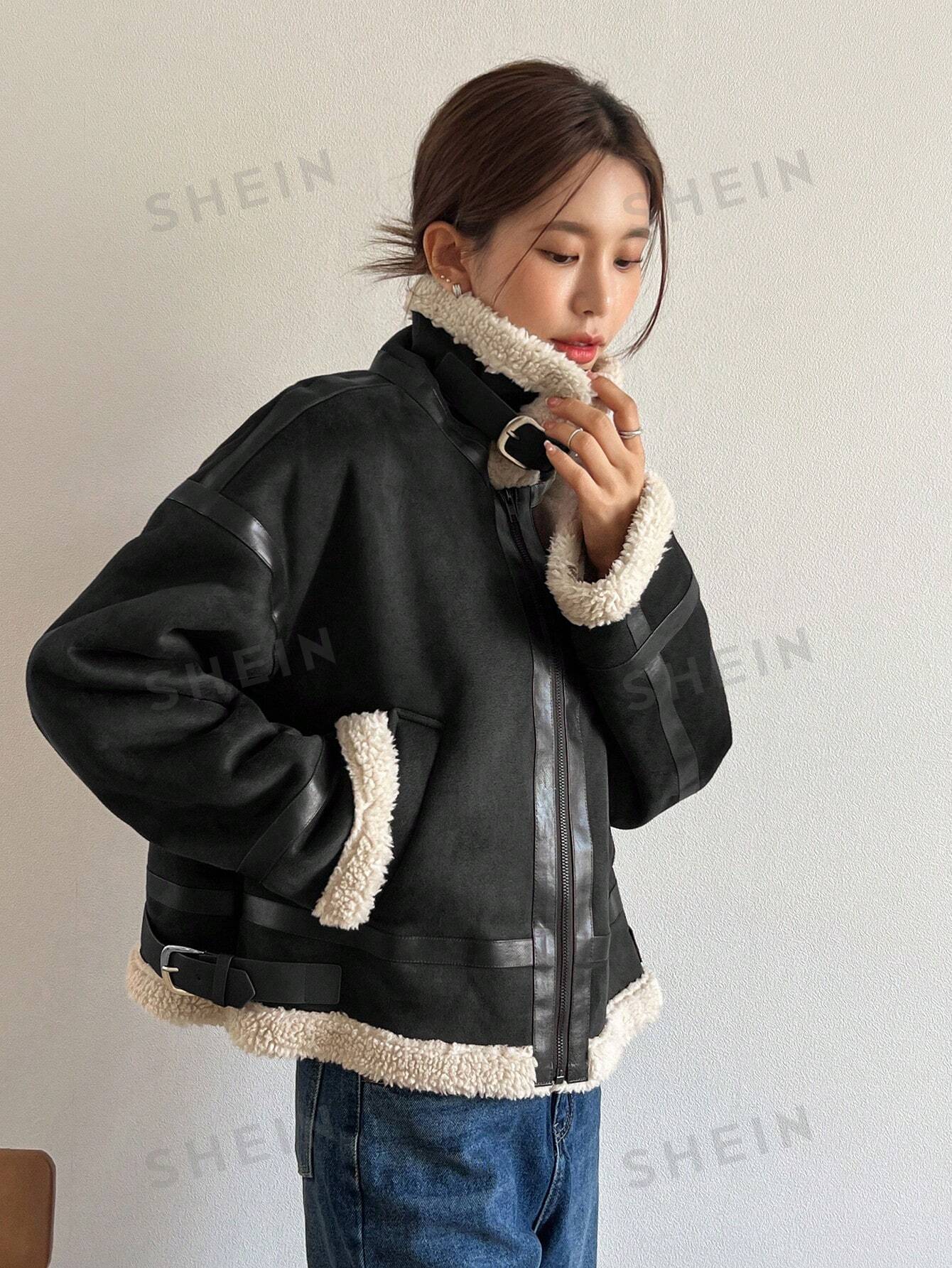 جاكيت جلدي بو للكتف المنخفض مبطّن بداخله بالفرو