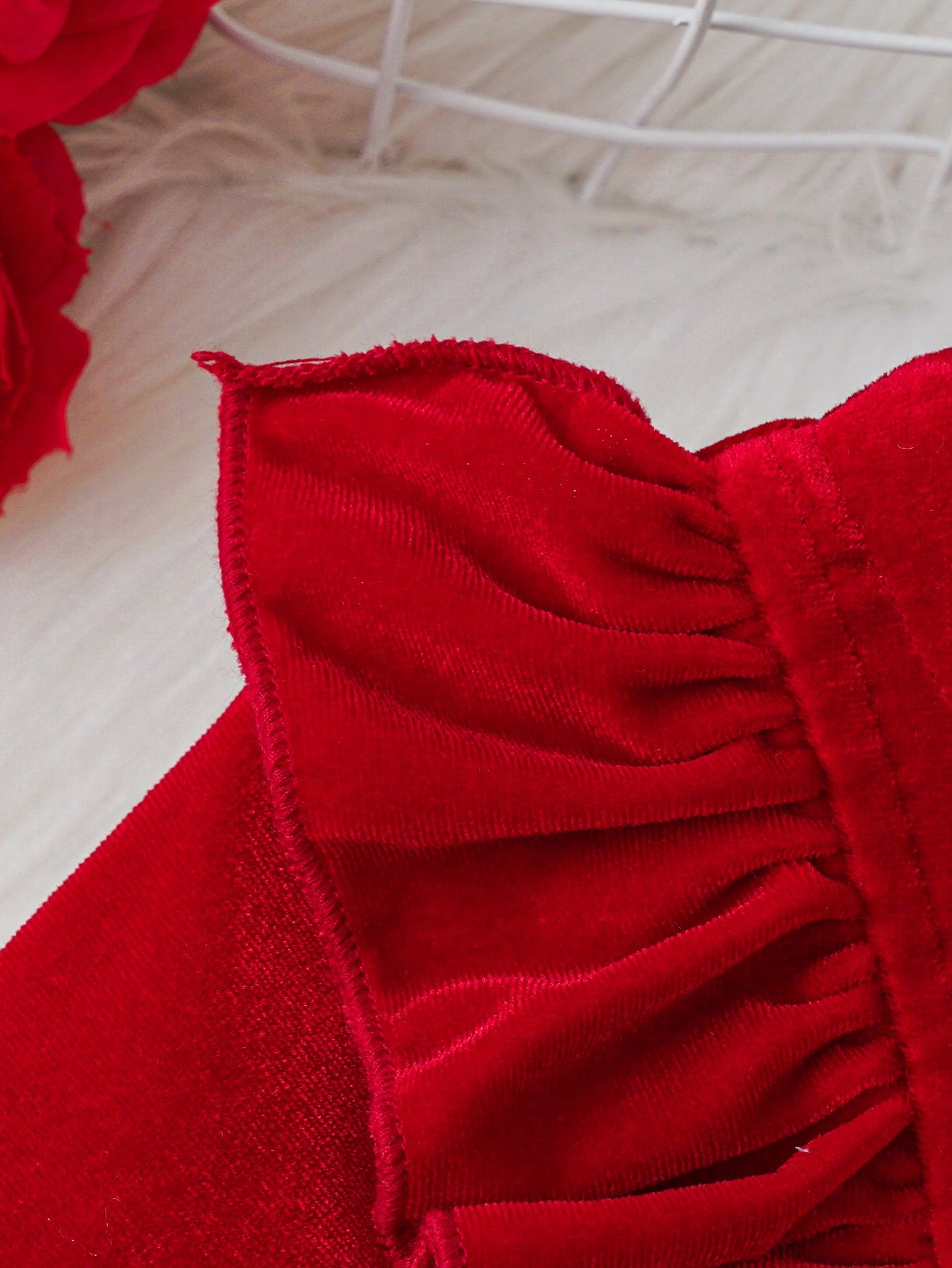 قطعة واحدة للفتيات من تنورة الأميرة توتو ذات اللون المخملي المكشكش وحفلات أعياد الميلاد والهالوين مع غطاء للرأس