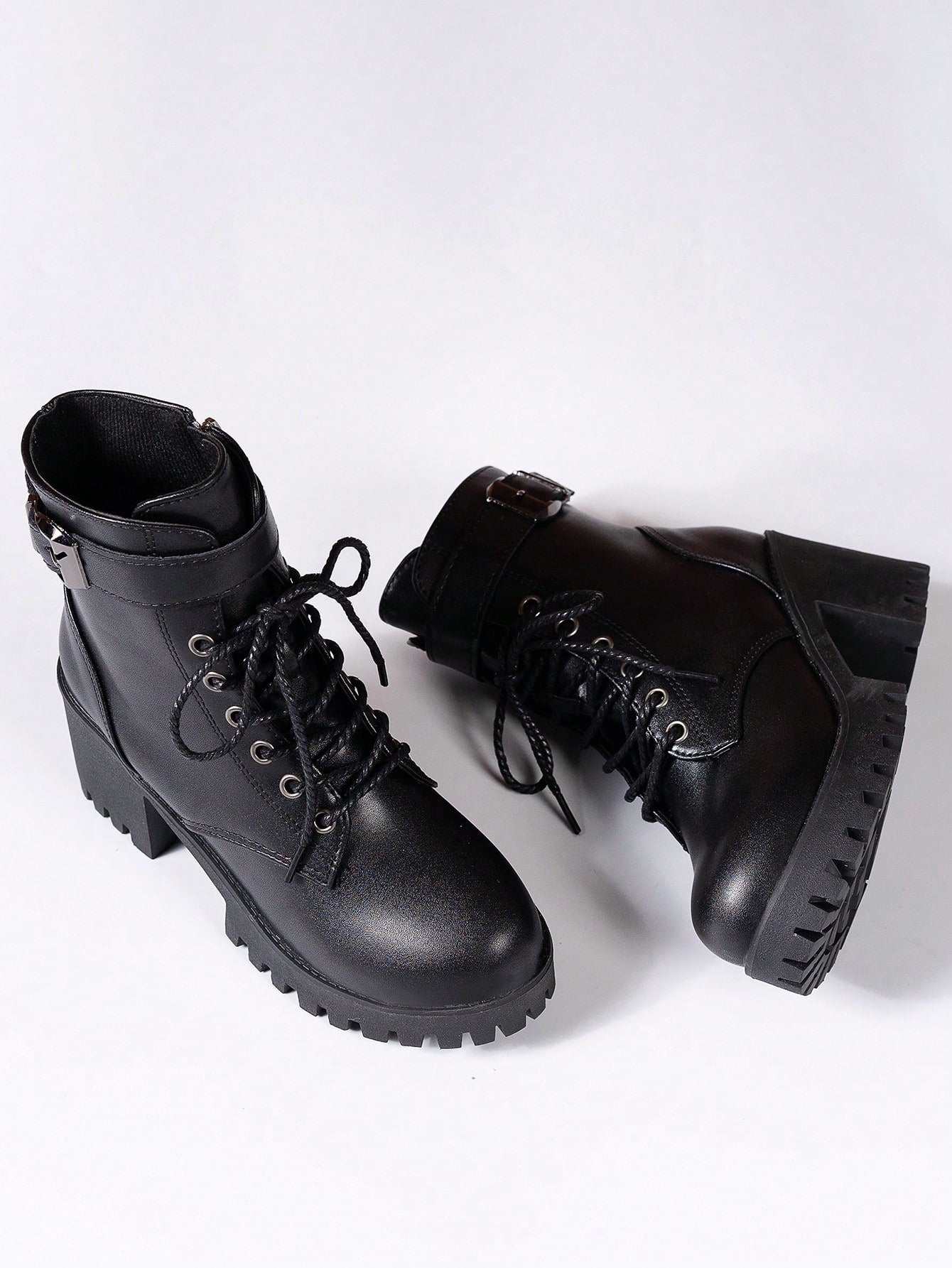 جزمة عسكرية بديكور مشبك رباط امامي سحاب جانبي منصة