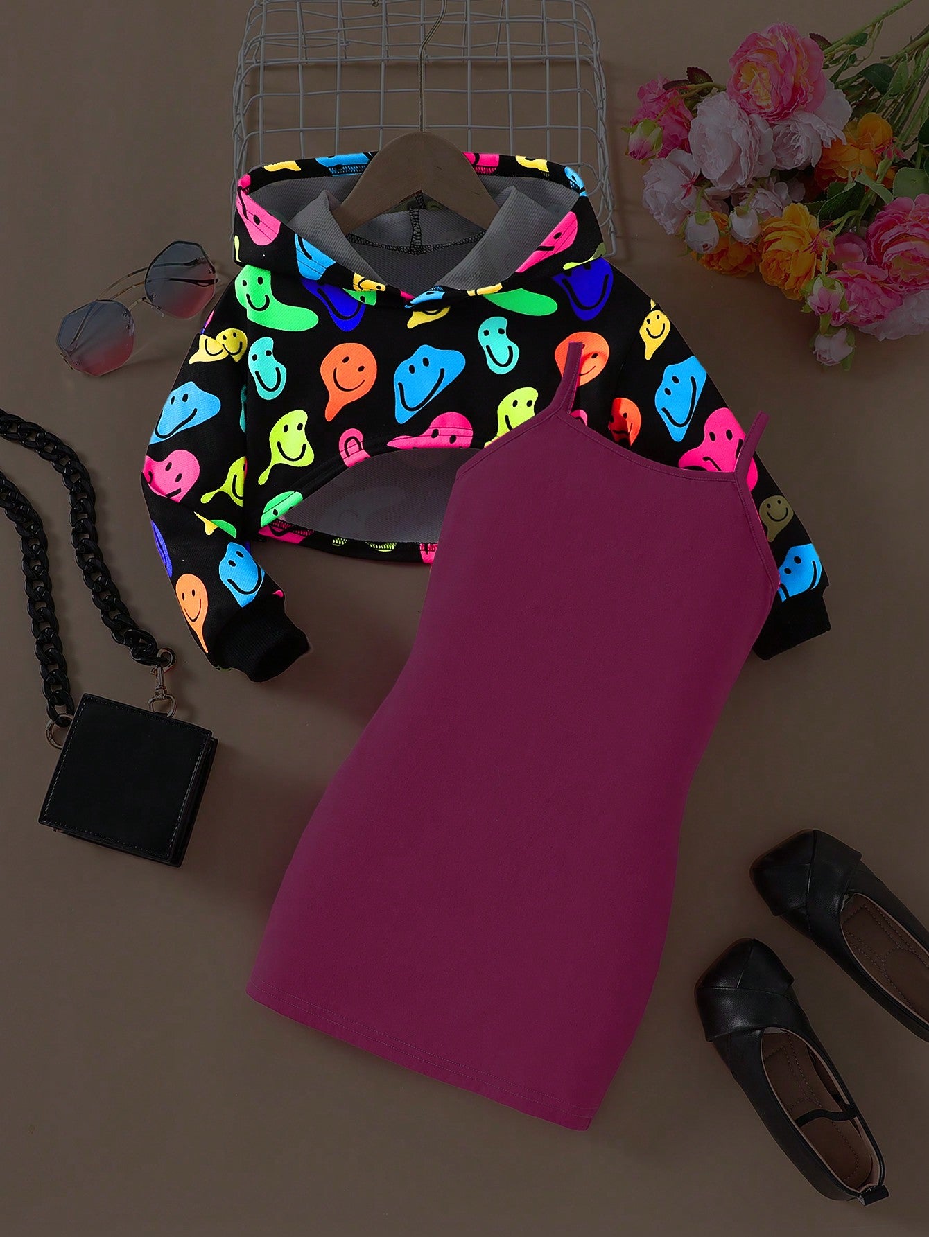 أطقم طفلة صغيرة