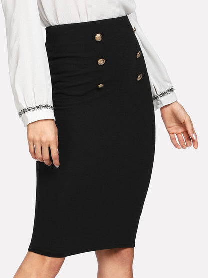 تنورة ضيقة بنمط الأزرار