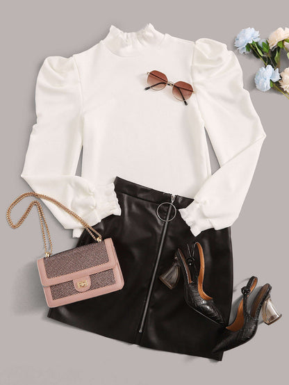 توب بخط عنق مكشكش باكمام بيشوب