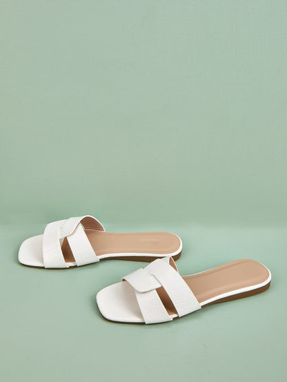 صنادل نسائية بتصميم تمساح معقوفة، صنادل انزلاقية بيضاء