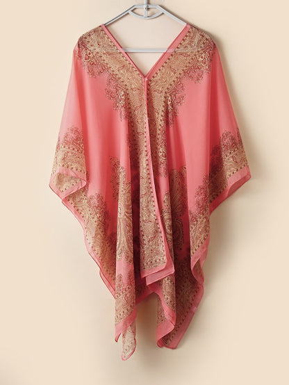 وشاح غرافيكي بتفاصيل من اللؤلؤ الاصطناعي في الطراز بوهو