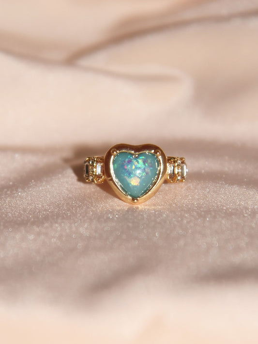 خاتم بديكور قلب