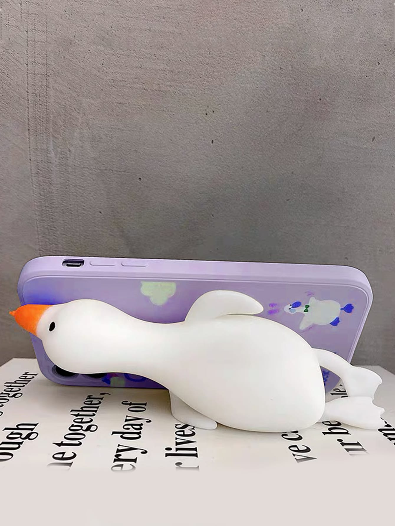 كفر هاتف بديكور بطة 3D ناعم