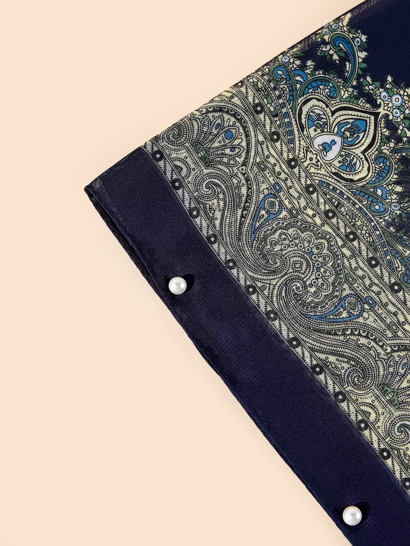 شالات نسائية