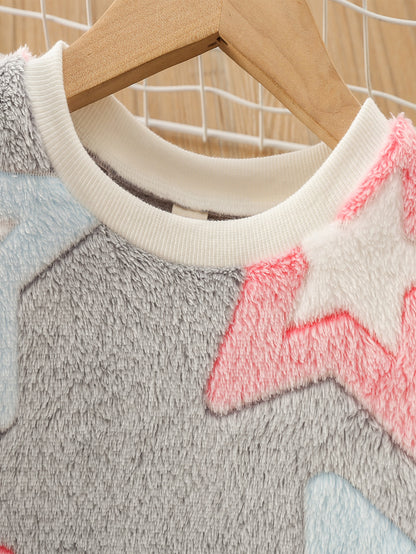 أطقم طفلة صغيرة