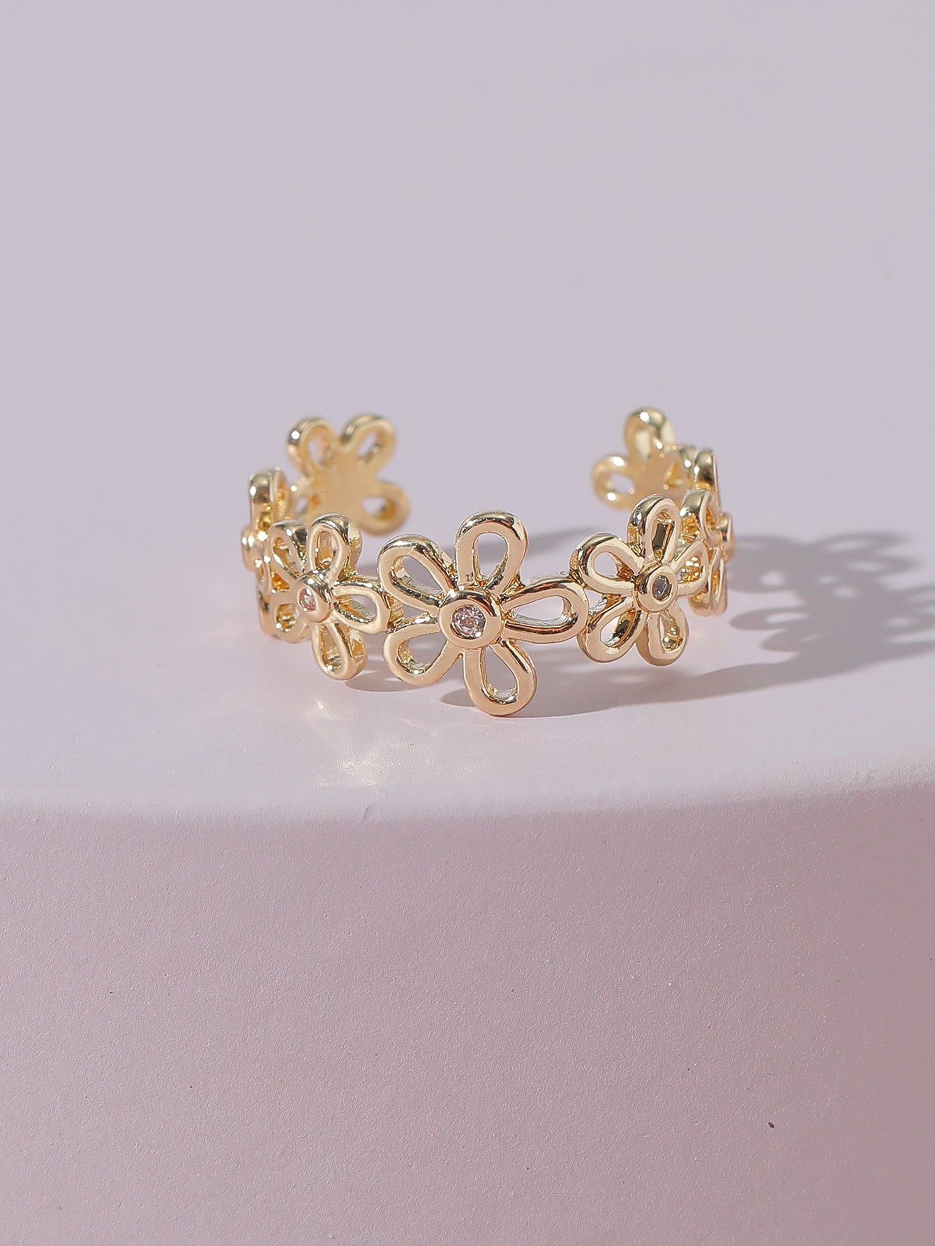 خاتم اصبع القدم بتصميم الأزهار