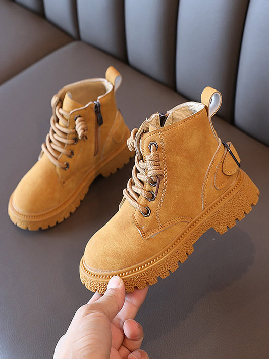 جزمة بسستة جانبي بديكور مشبك للأطفـال الصغار