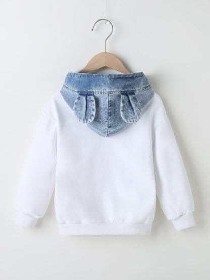 هودي عتيق بقطع متناقضة وشعارات لفتاة شابة وطبعة أذن 3d