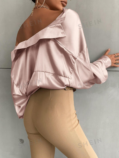 قميص اكمام بيشوب مزينة بأزرار موحدة اللون