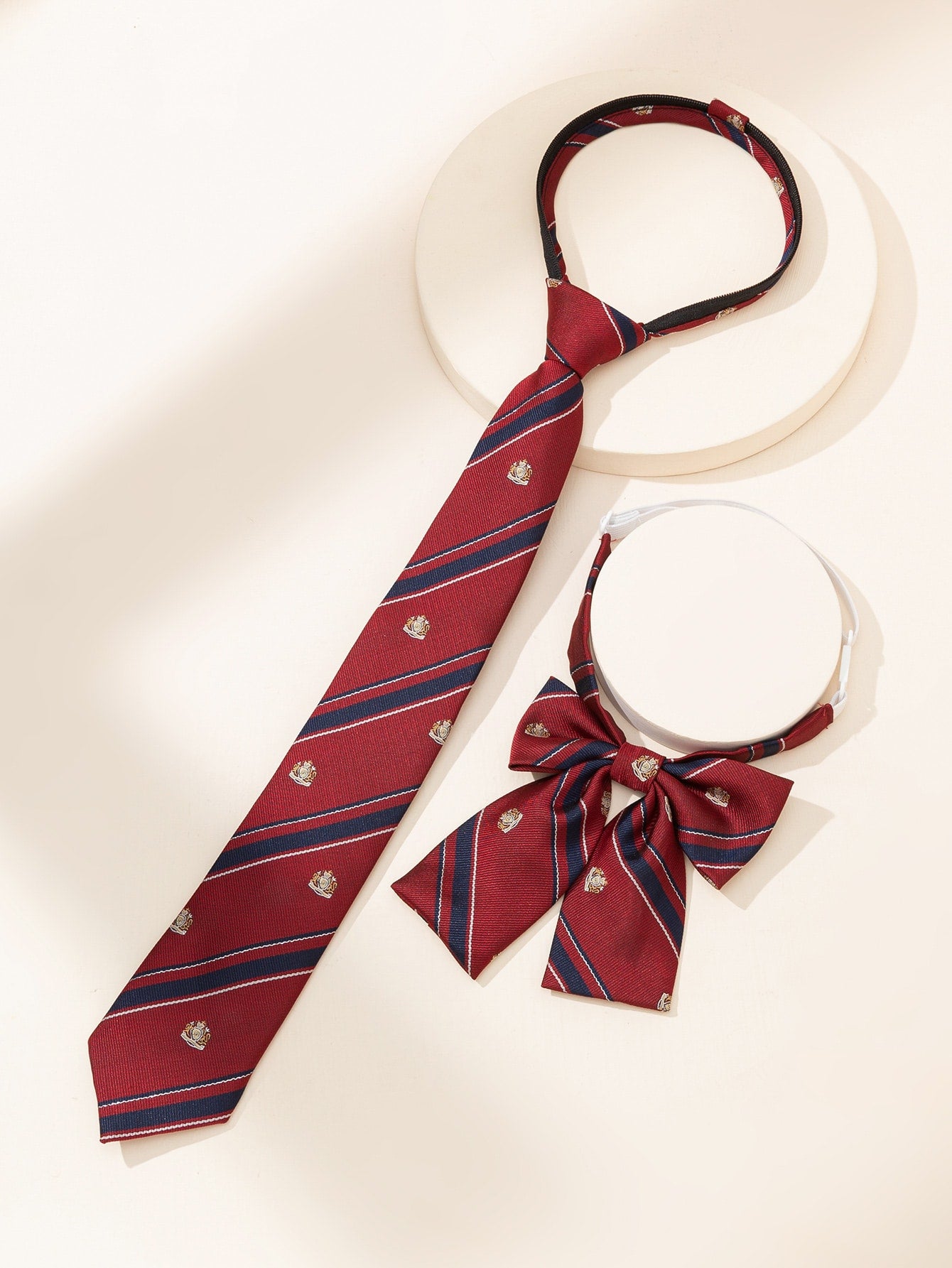 مجموعة إكسسوارات لزي المدرسة بطراز كلية للنساء، تشمل تاج للزينة وربطة عنق،