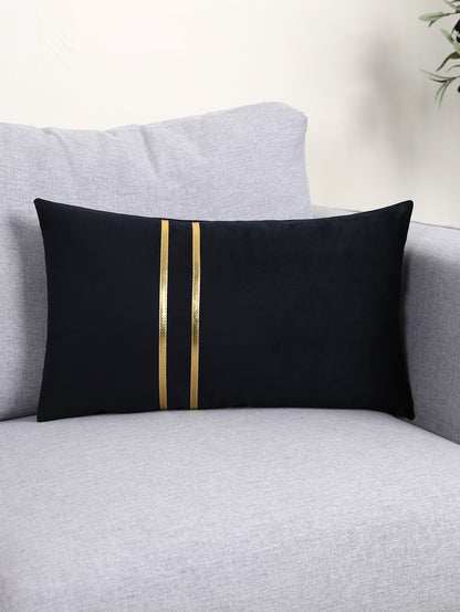 غطاء وسادة بتفاصيل معدنية