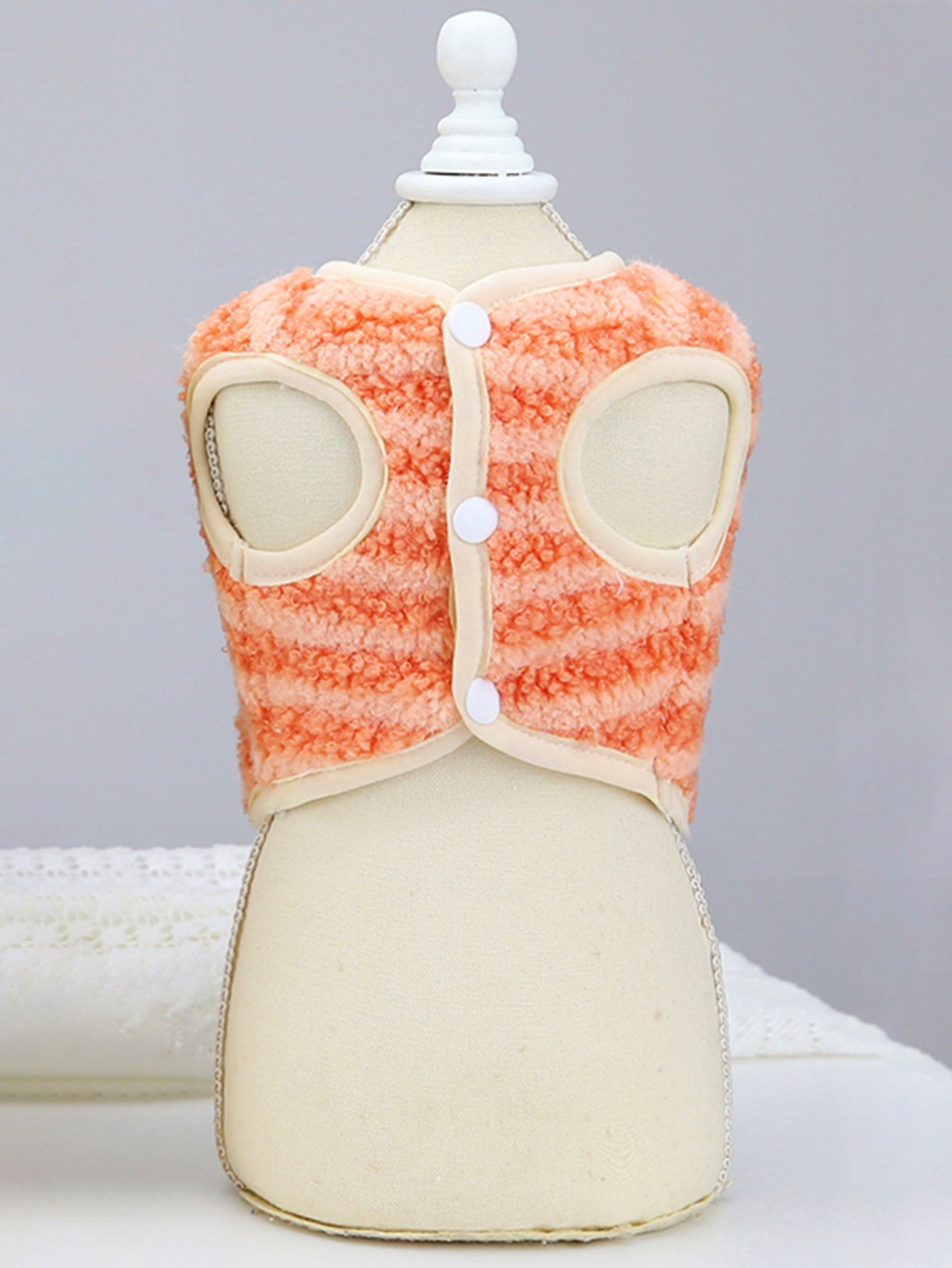 جاكيت حيوان اليف نمط مخطط