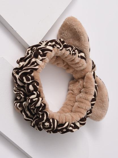 ربطة شعر بديكور فيونكة