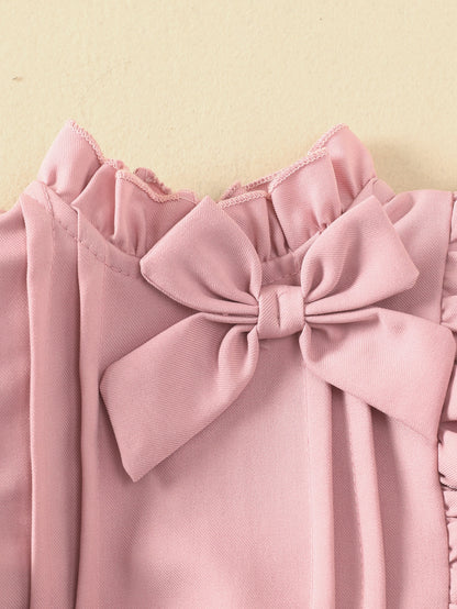 فستان مطرز بفتحات وأكمام مكشكشة وربطة فراشة أمامية طفلة