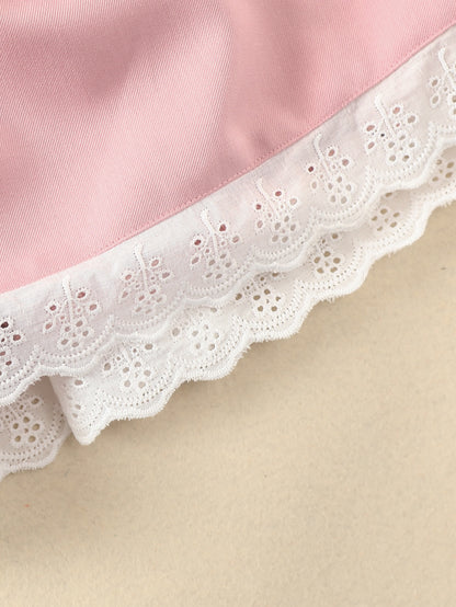 فستان مطرز بفتحات وأكمام مكشكشة وربطة فراشة أمامية طفلة