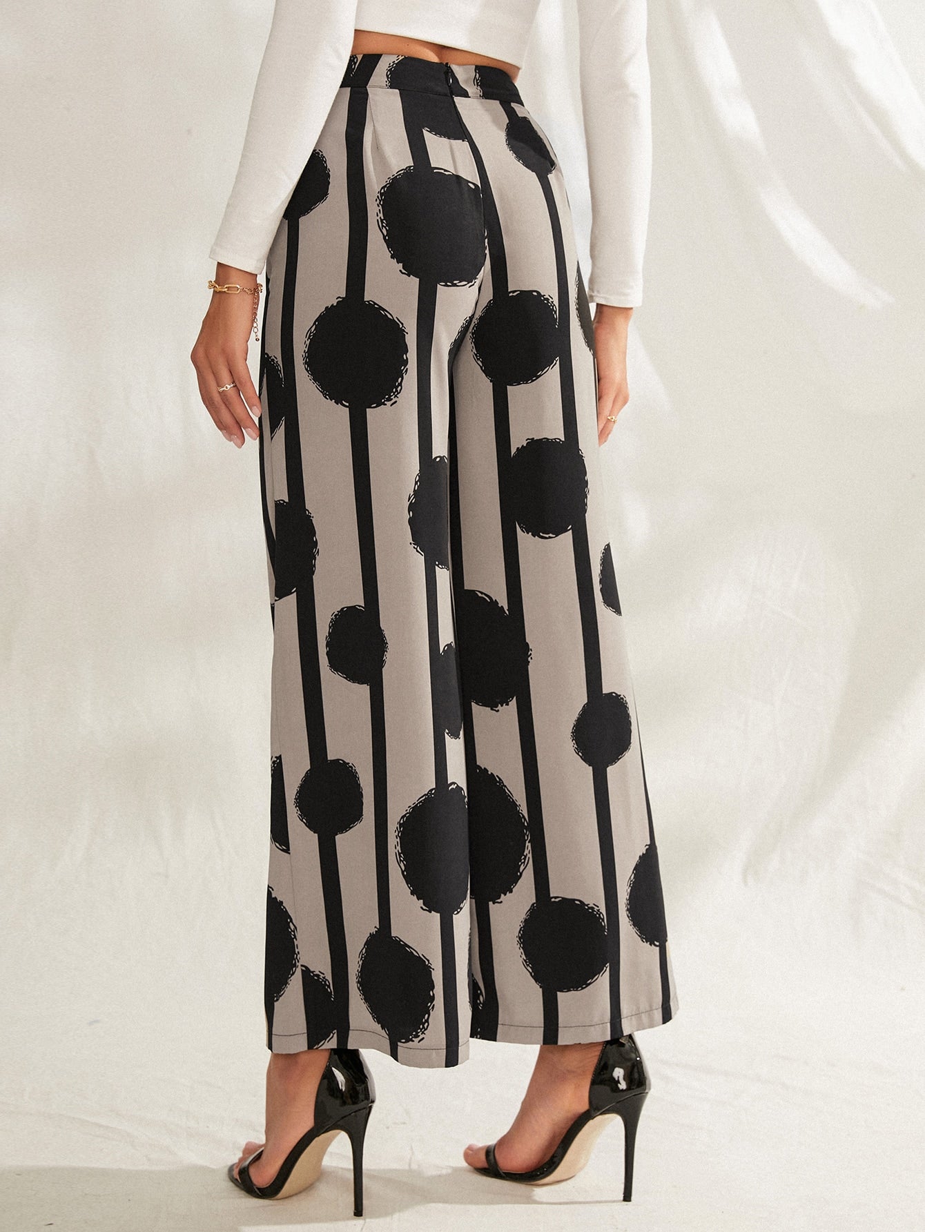 بنطلون بساق واسع مخطط و بطباعة منقط