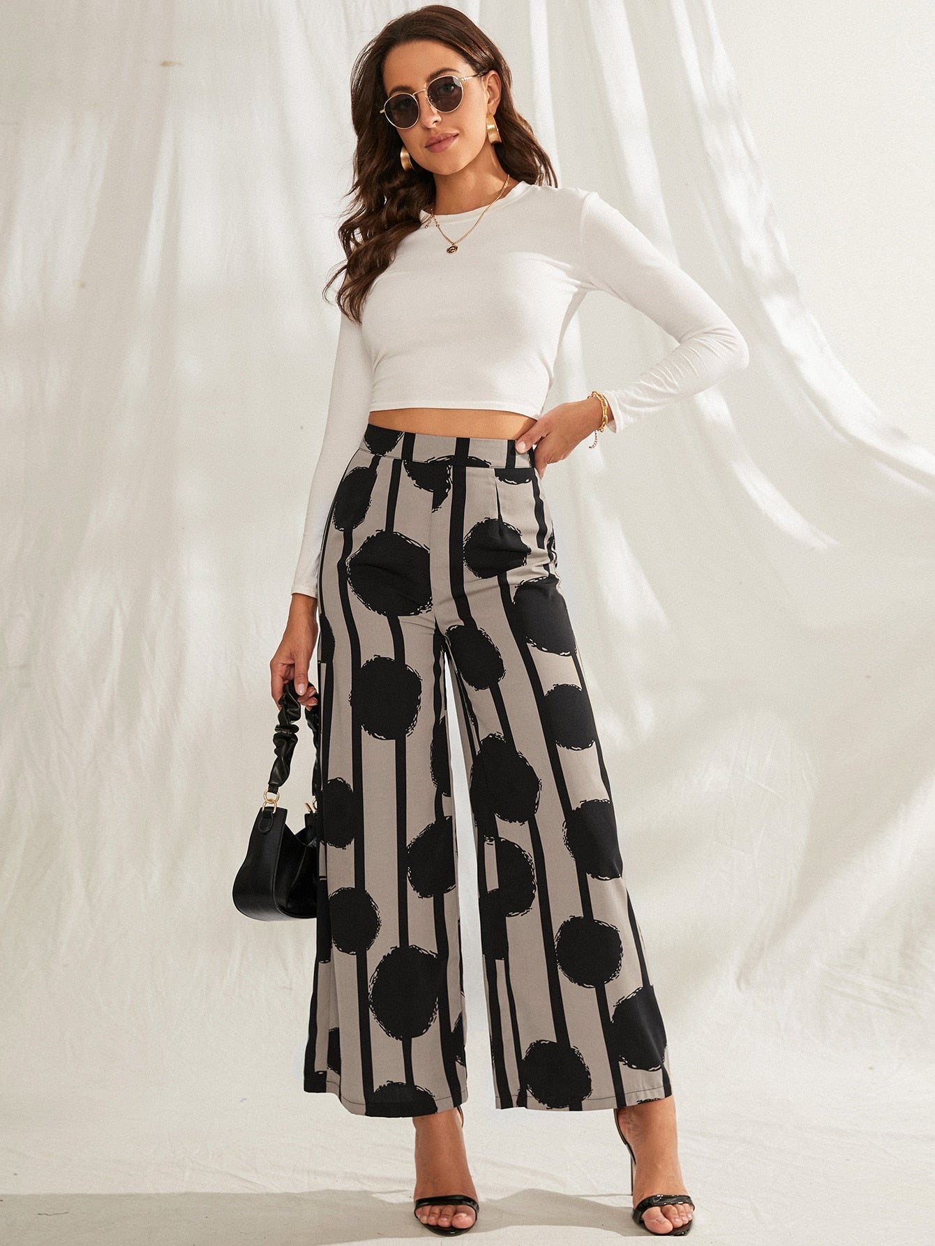 بنطلون بساق واسع مخطط و بطباعة منقط