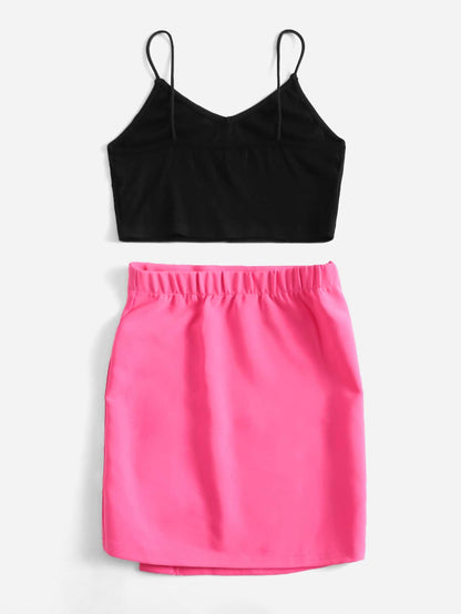 بنات موحدة اللون صدرية كامي قصير و تفاصيل ازرار تنورة