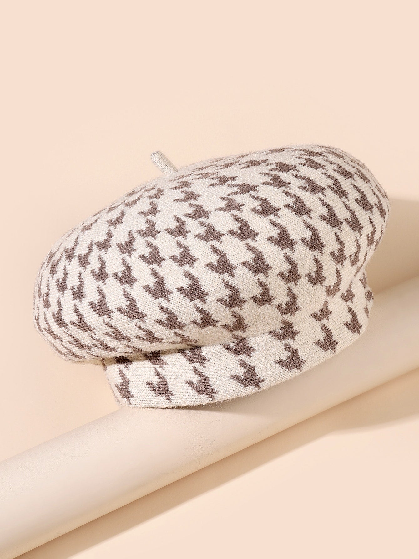 قبعة بيرية نمط مسنن