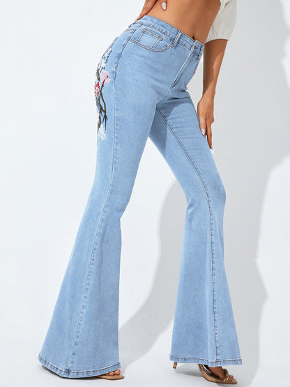 بنطلون جينز واسع من الاسفل مطرز بأزهار