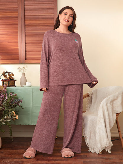 مقاس كبير بطباعة فراولة تي شيرت منخفض الاكتاف مع بنطلون بساق واسع طقم بيجامة