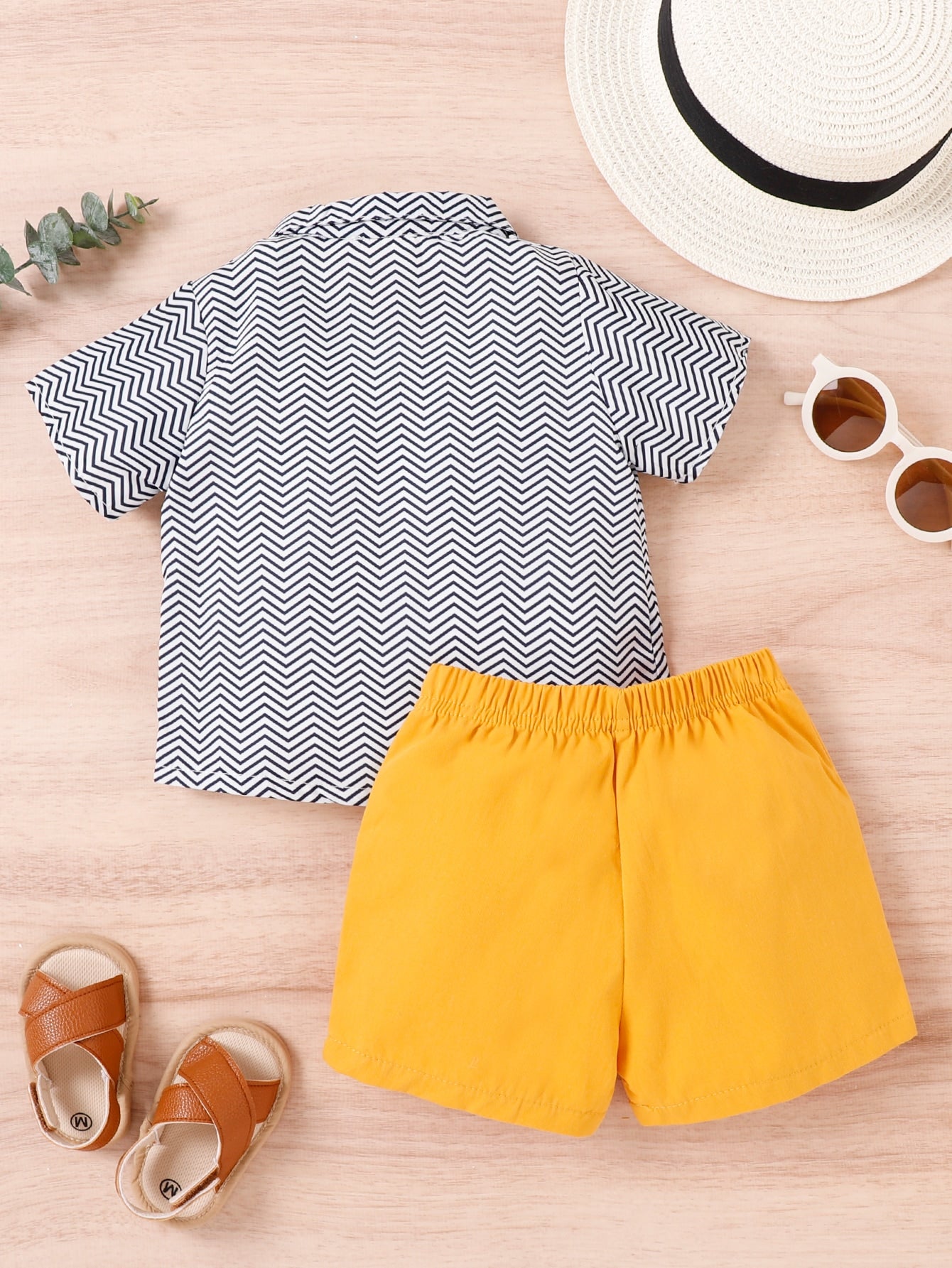 أطقم للأطفال البنات