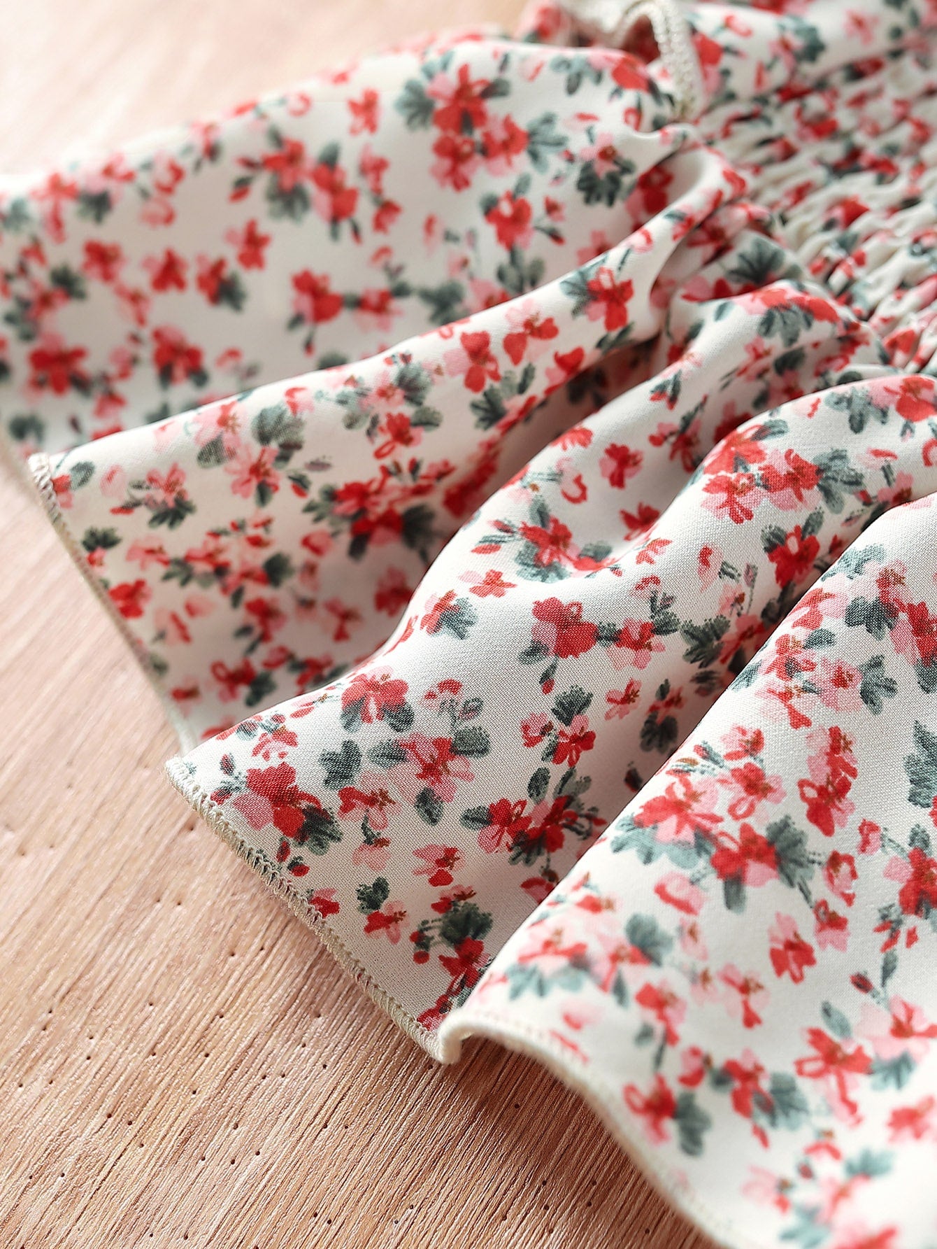 بلايز للبنات الصغار بطباعة زهر