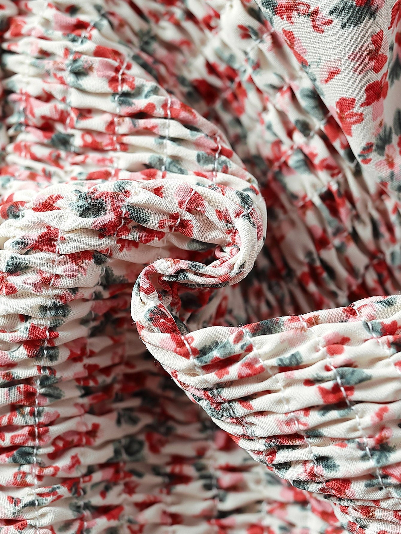 بلايز للبنات الصغار بطباعة زهر