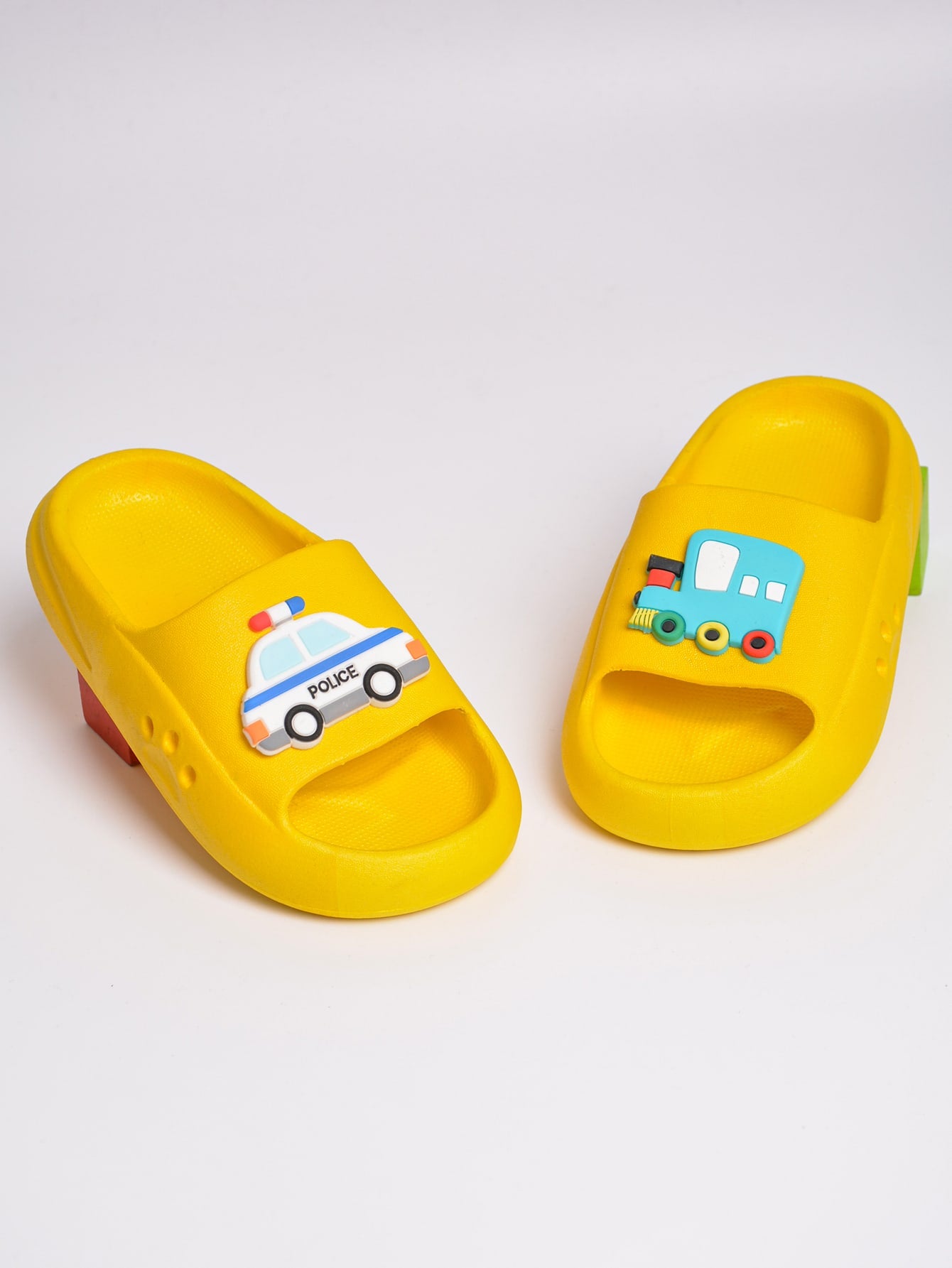 شباشب عصرية للأطفال