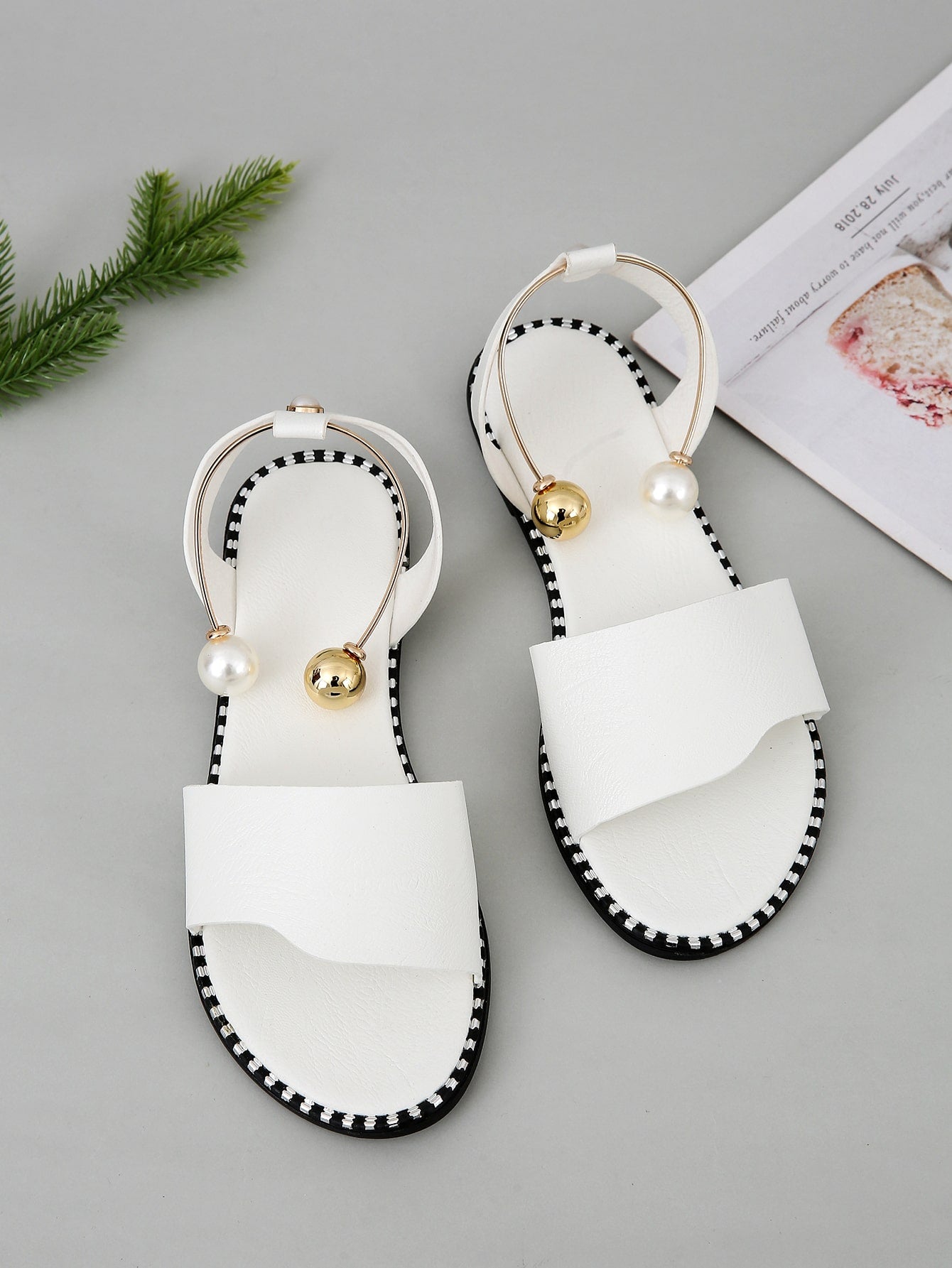 صنادل مسطحة نسائية