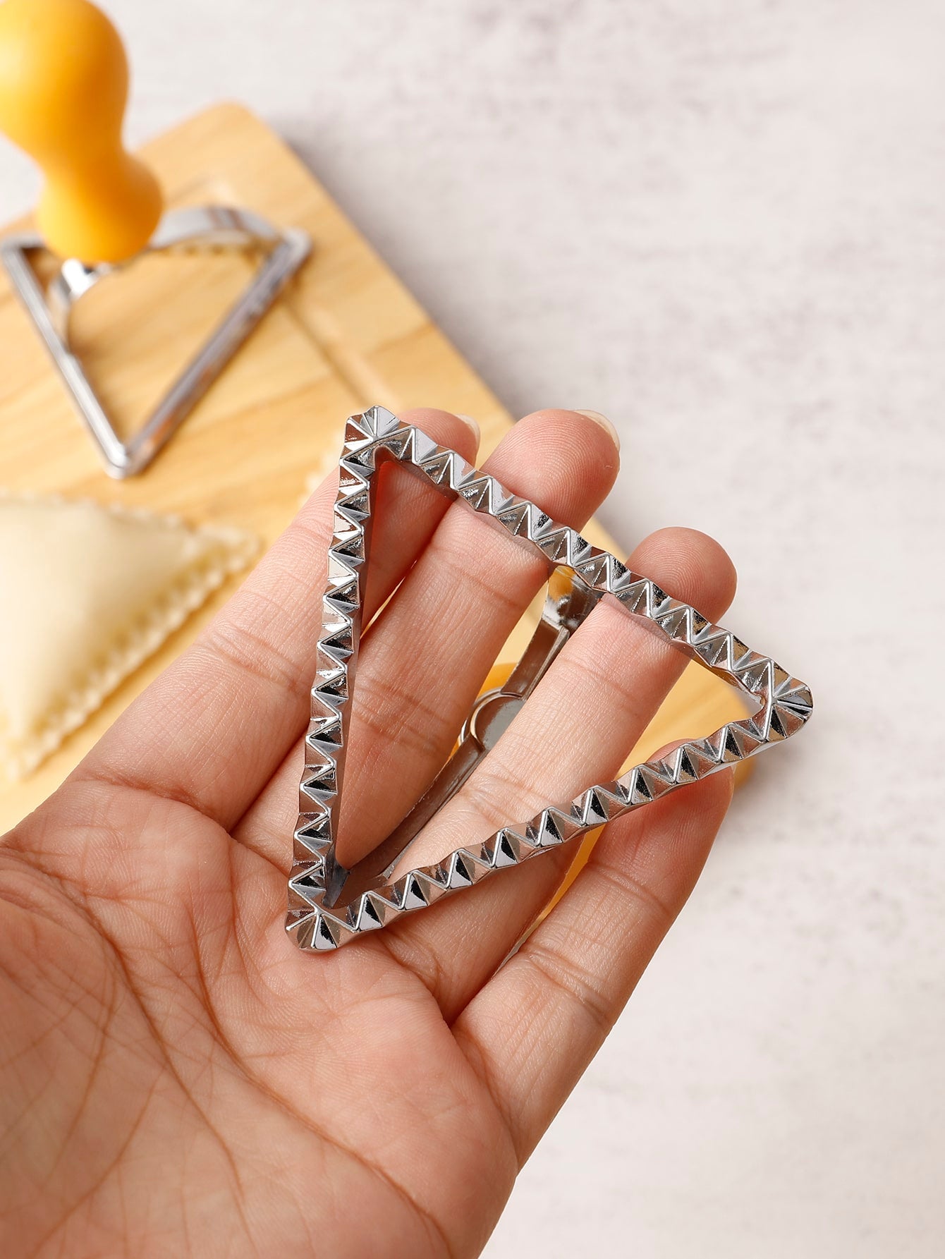 مقبض الخشب ، الثلاثي قاطعة المكرونة