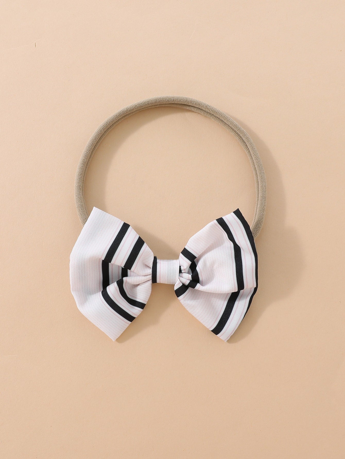 أطقم للأطفال البنات