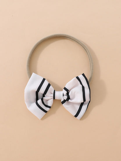 أطقم للأطفال البنات