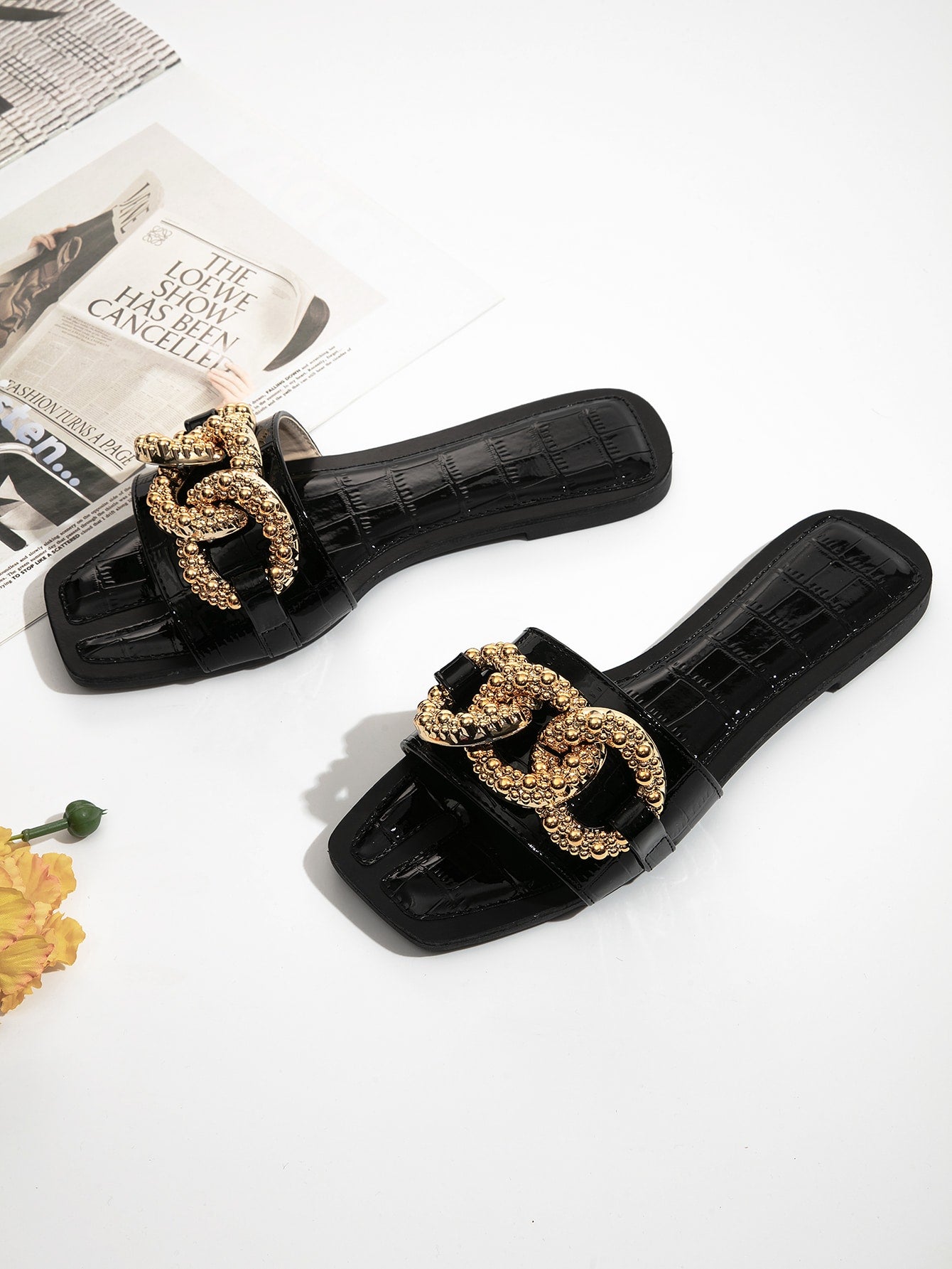 صنادل مسطحة نسائية