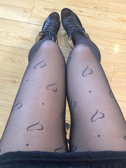 لباس ضيق نمط القلب