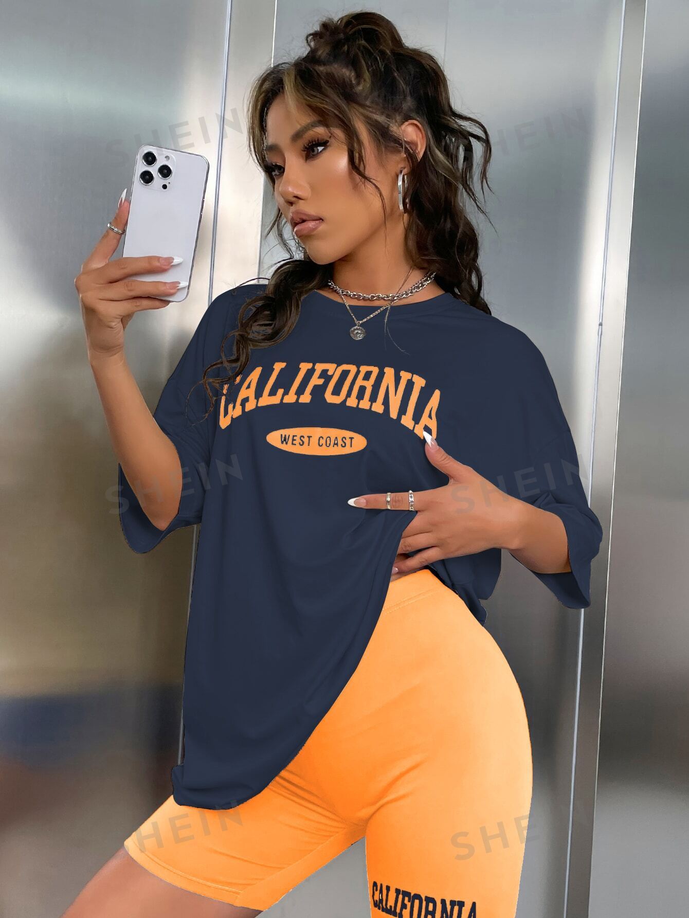 أطقم قطعتين نسائية