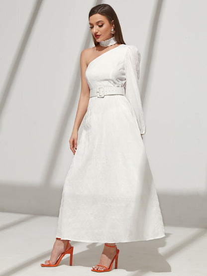 فستان بكتف واحد وحزام وأكمام فانوس