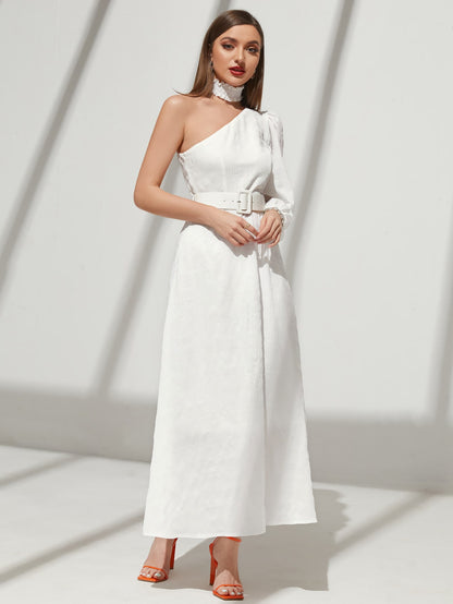 فستان بكتف واحد وحزام وأكمام فانوس