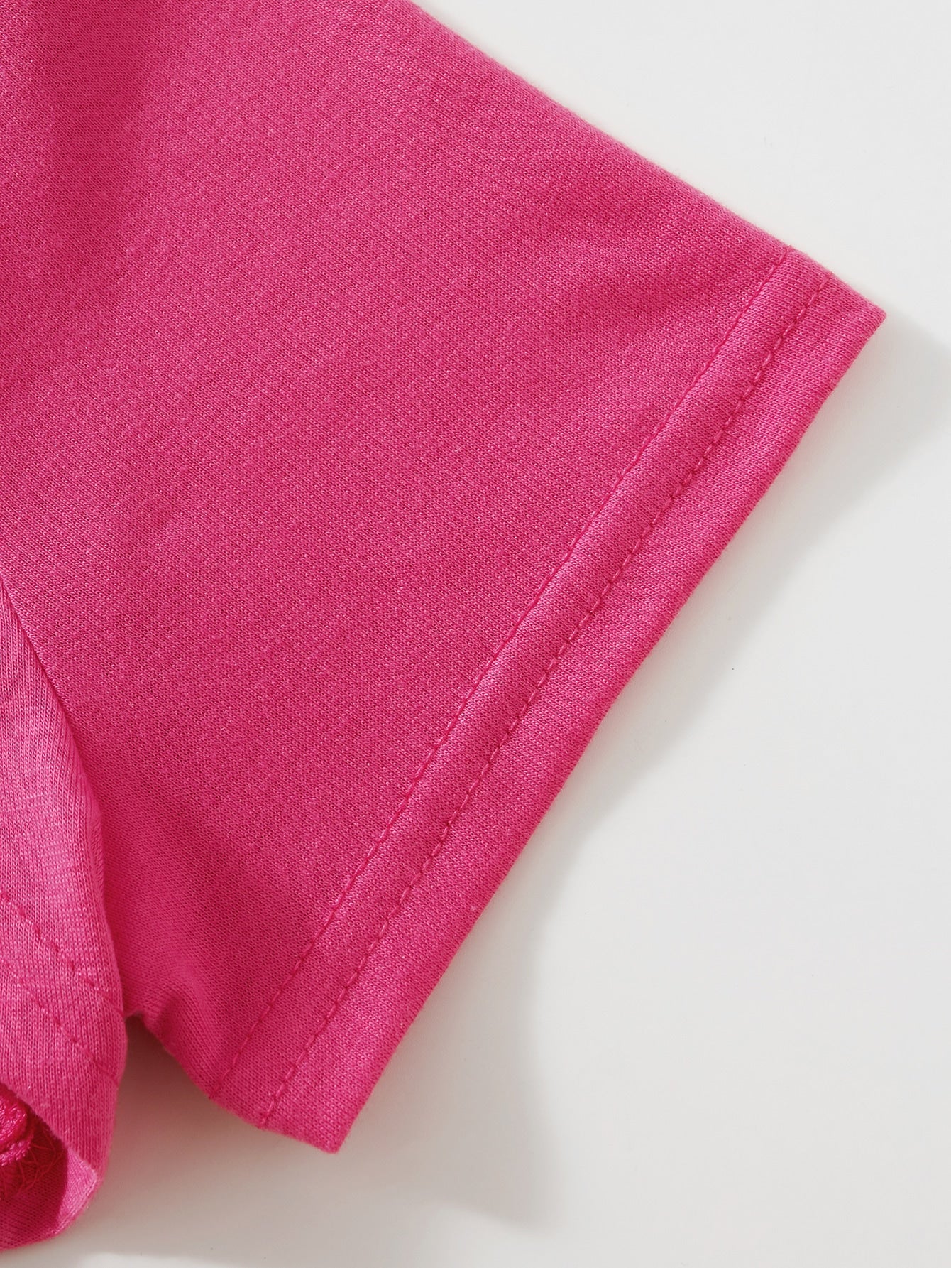 تي شيرت قصير للغاية مع رباط فستان كامي