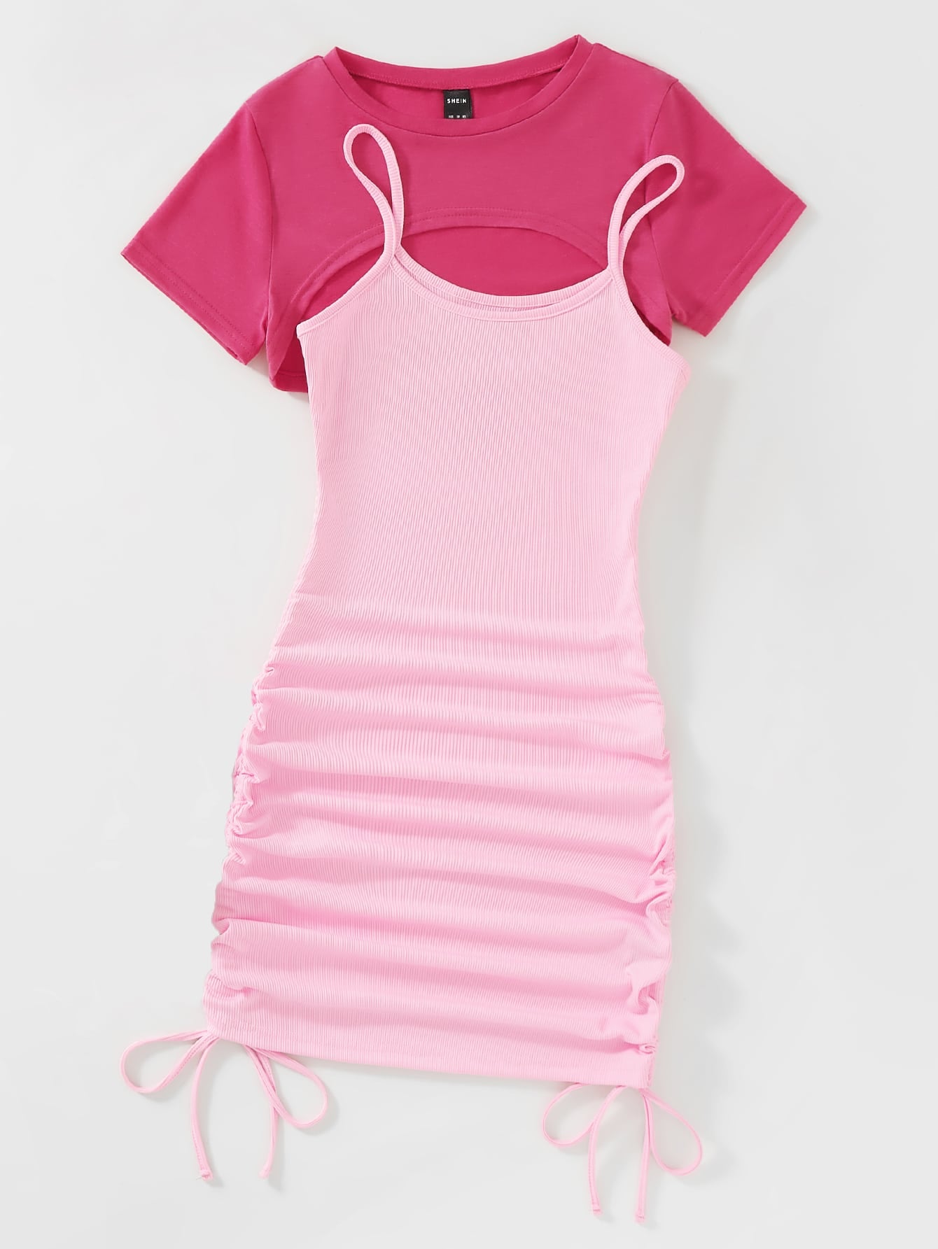 تي شيرت قصير للغاية مع رباط فستان كامي