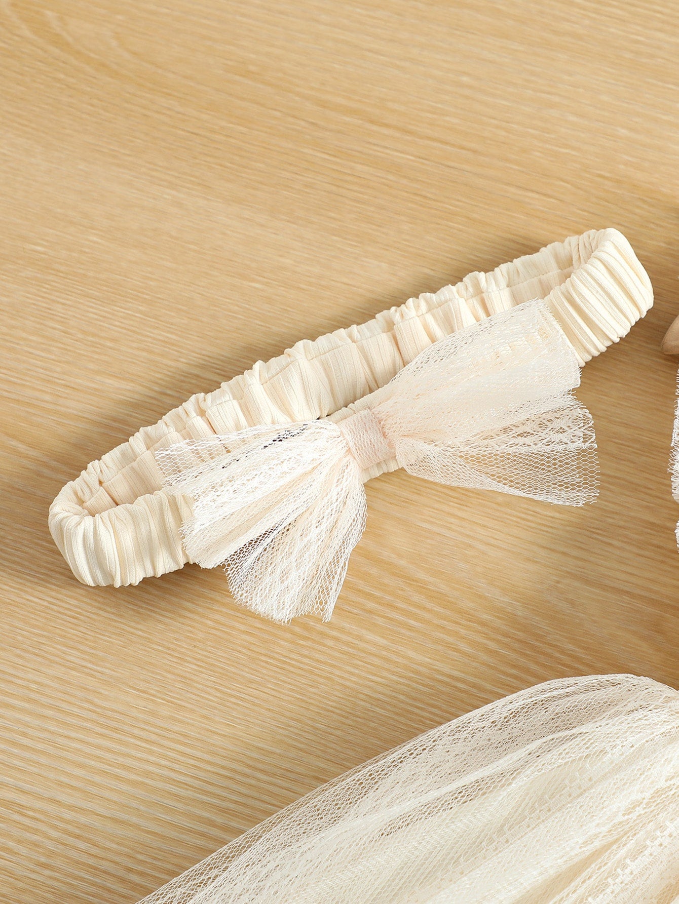 فستان شبكة متباينة مقلم بكشكش ياقة مربع مع عقال الرأس للاطفال