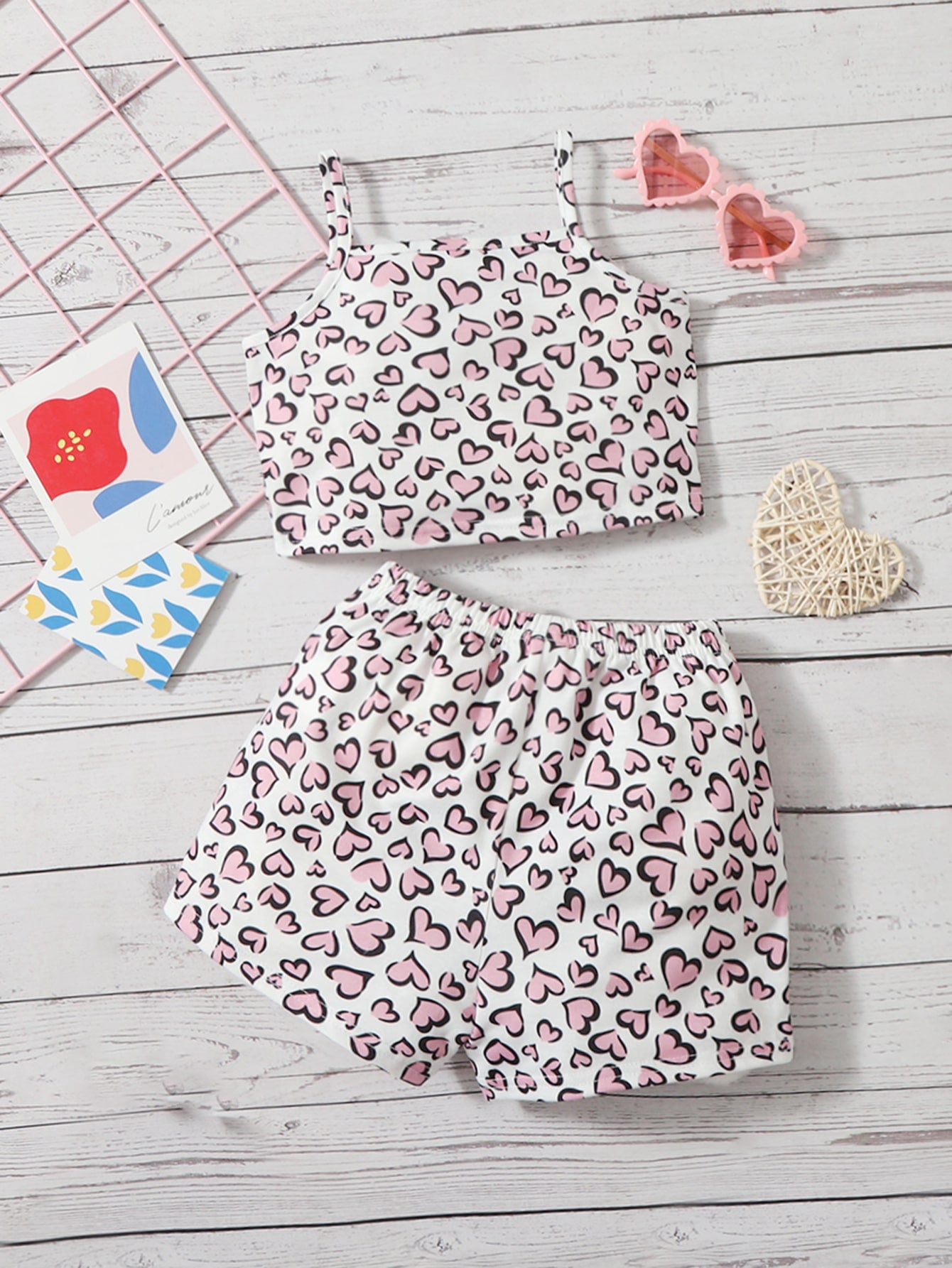 ثوب الكام مع البنطلون القصير بطباعة قلب شامل للاطفال