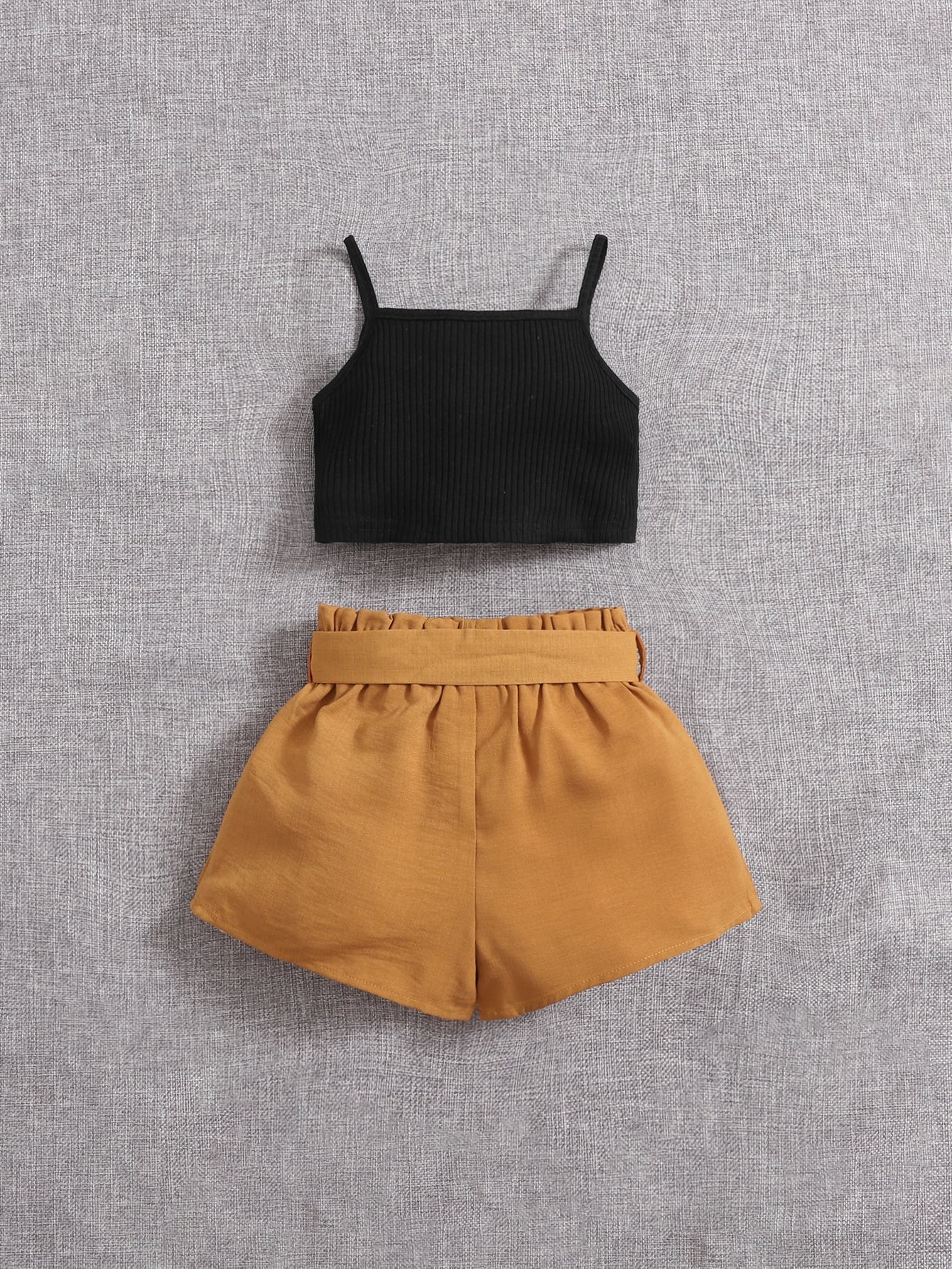 أطقم للأطفال البنات